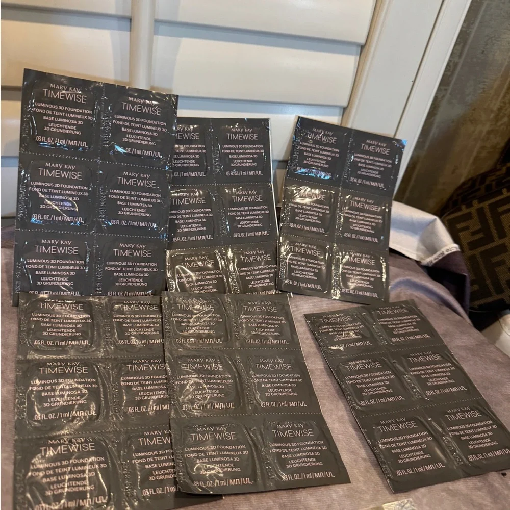 Mary Kay Timewise Samples 3D Foundation 36 count